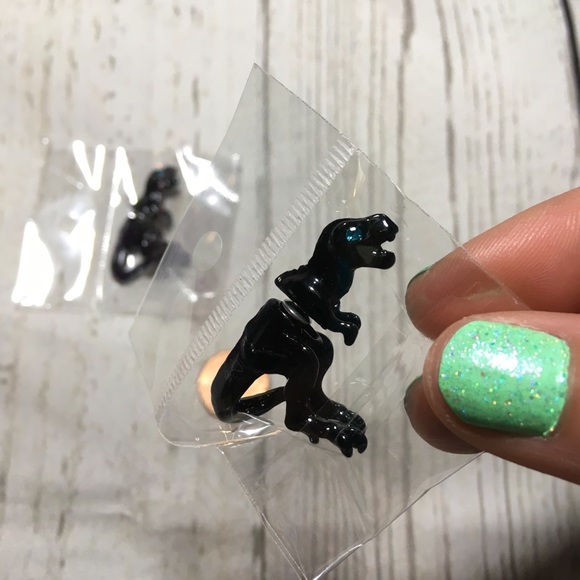 Dinosaur earring set (mystery) silver or gold new - Picture 8 of 8